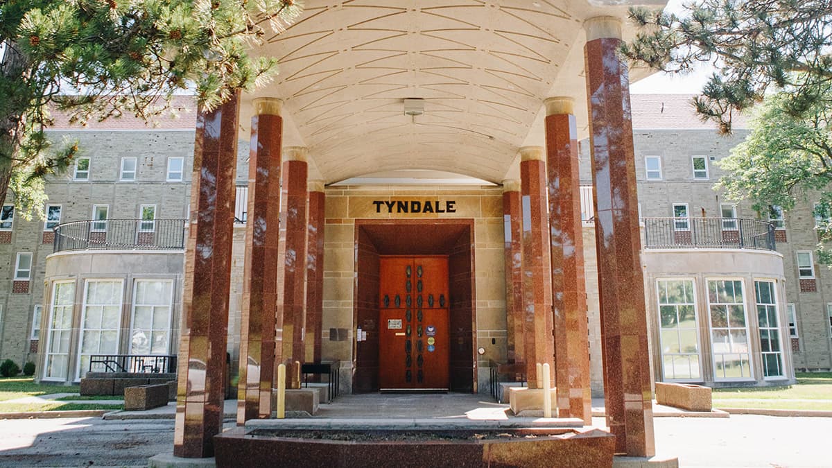 Tyndale University | Home