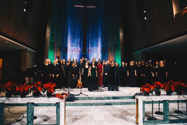 Tyndale University Community choir and band members