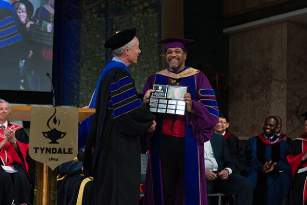 Dr. Barry Smith bestowing the Collegiality award to Dr. Anthony Hutchinson