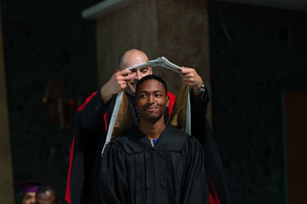 Graduate receiving hood