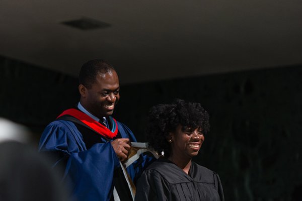 Graduate receiving hood