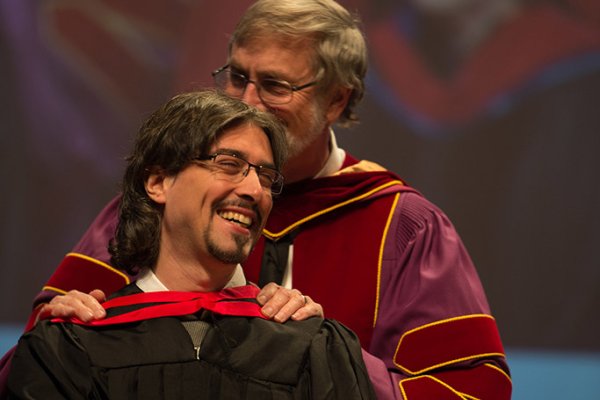 Graduate receiving hood