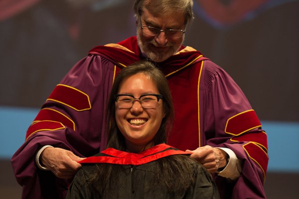 Graduate receiving hood