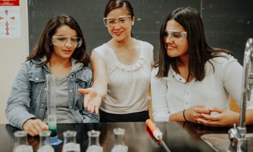 Intermediate students in science lab